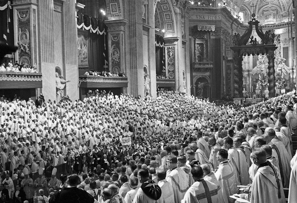 Pope John XXIII leads the opening session of the Second Vatican Council in St. Peter's Basilica Oct. 11, 1962. (CNS/L'Osservatore Romano)