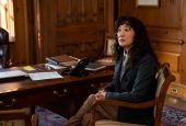 Sandra Oh as Ji-Yoon in "The Chair" (Netflix © 2021/Eliza Morse)